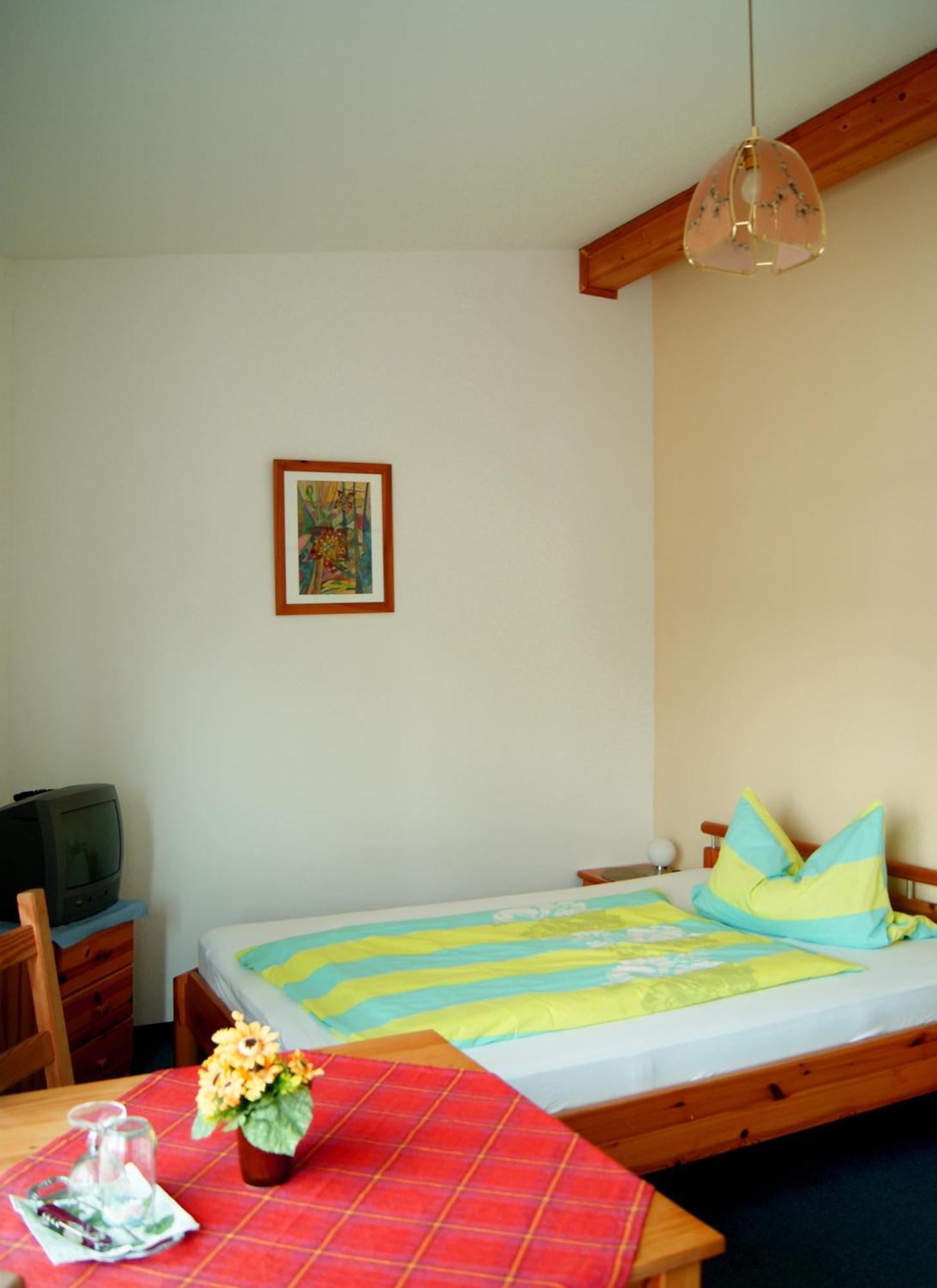 Pension Waldeck เกอเรน ภายนอก รูปภาพ